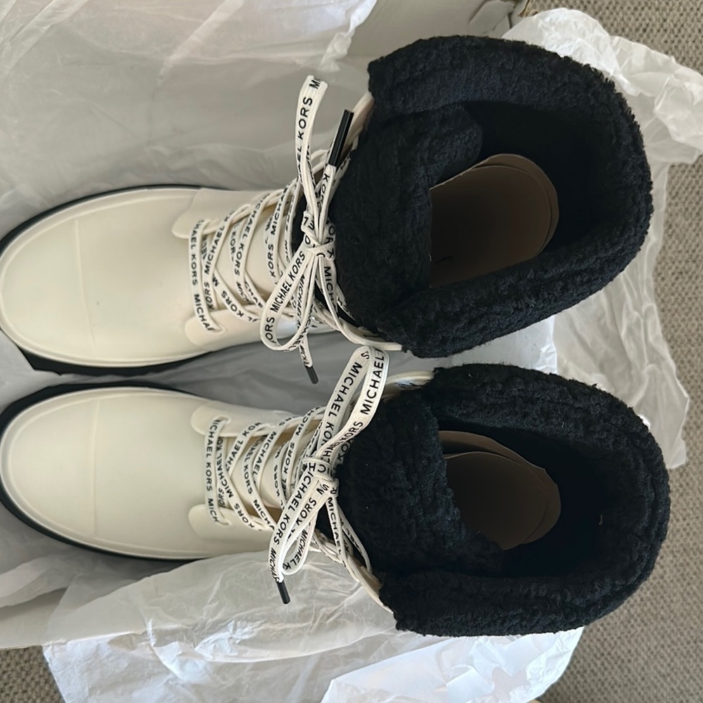 Michael Kors White and Black Lace Up Rain Boots - Picture 5 of 7